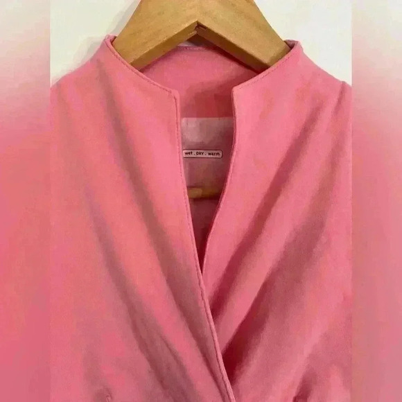 Lululemon Surpus V neck Athletic Top with Built in Bra Size 2 - Picture 2 of 8